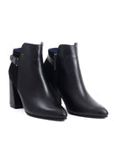 Vista lateral de las Botas de cuero para mujer San Polos modelo 1367 en color negro con tacón medio.