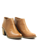 Botas de cuero formales para mujer San Polos modelo LA105 en color miel, vista de frente.