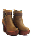 Botas de cuero para mujer San Polos modelo Fulton en color miel, vista de lado.